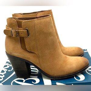 Lucky Brand Camel Esperanza Heeled Ankle Boots 9.5
